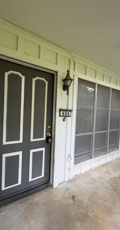 404 Hollyhill Lane # 404, Denton TX 76205 - Photo 2