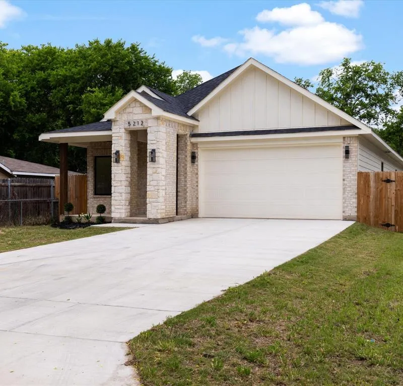 5212 Crowley Street, Sansom Park TX 76114