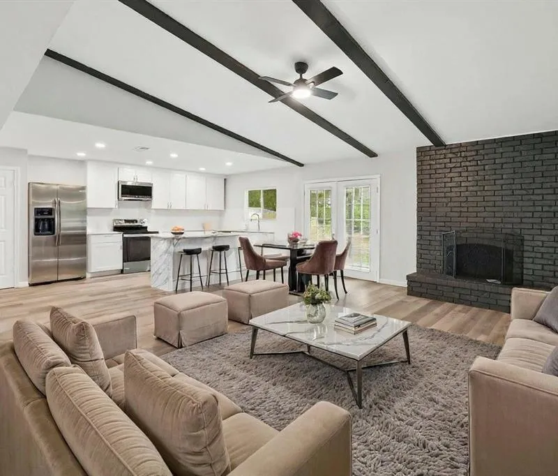 2221 Pennington Drive, Arlington TX 76014