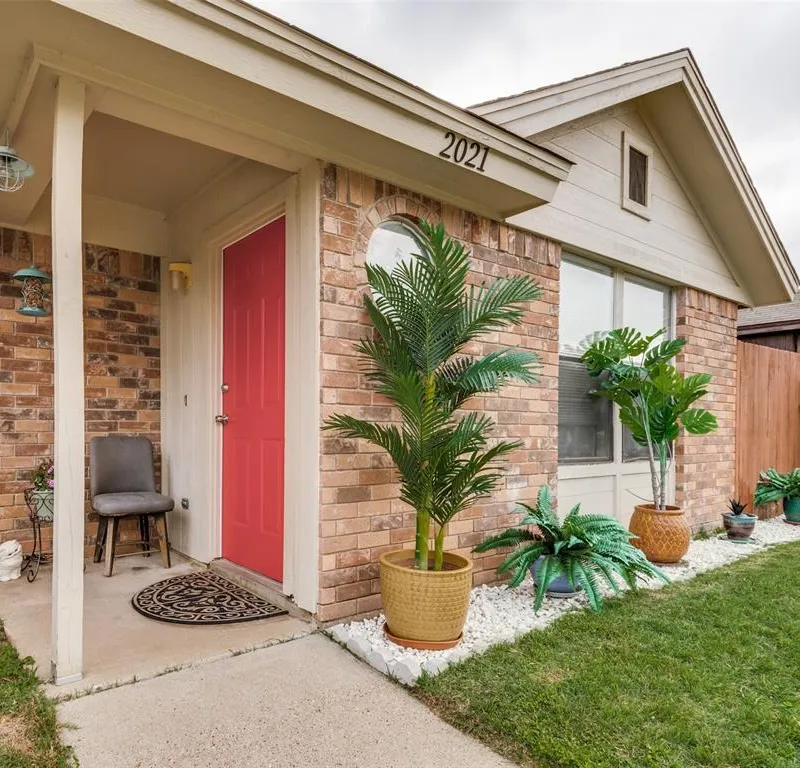 2021 Minnie Drive, Arlington TX 76012