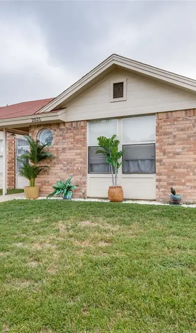 2021 Minnie Drive, Arlington TX 76012 - Photo 2