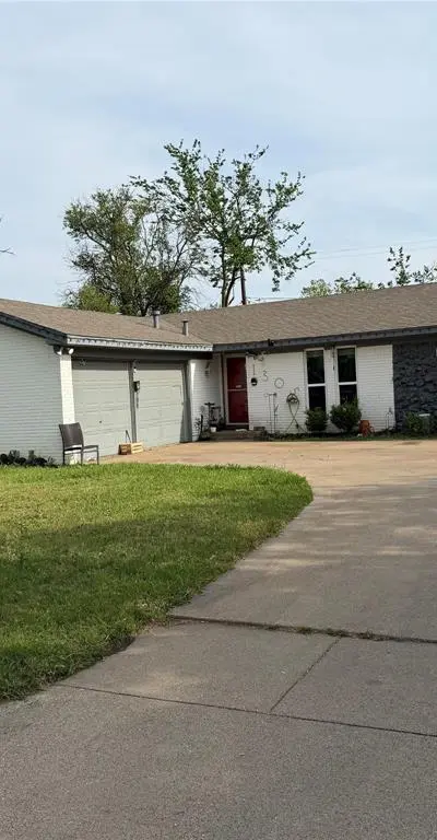 1305 Pinehurst Drive, Fort Worth TX 76134 - Photo 2