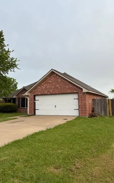 1157 N 3rd Street, Wills Point TX 75169 - Photo 2