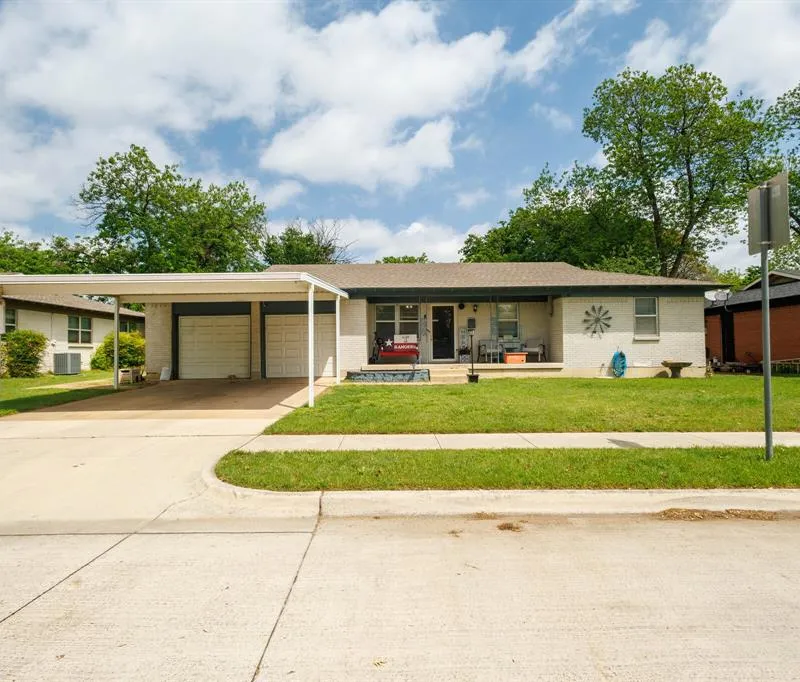 5421 Bonnie Wayne Street, Haltom City TX 76117