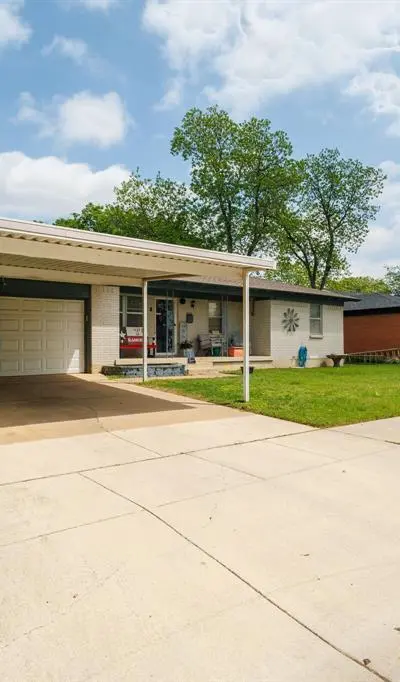 5421 Bonnie Wayne Street, Haltom City TX 76117 - Photo 2