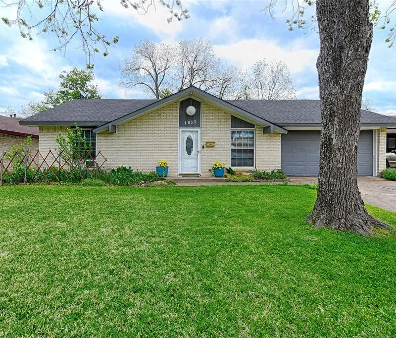1853 Tompkins Drive, Grand Prairie TX 75051