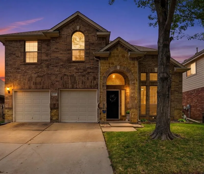 2451 Beachview Drive, Grand Prairie TX 75054