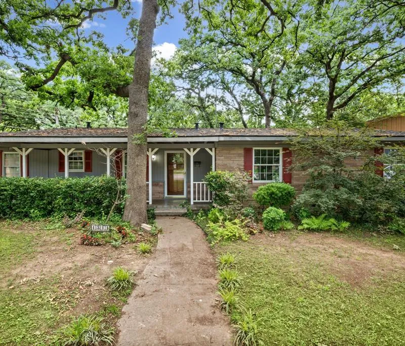1311 W Lavender Lane, Arlington TX 76013