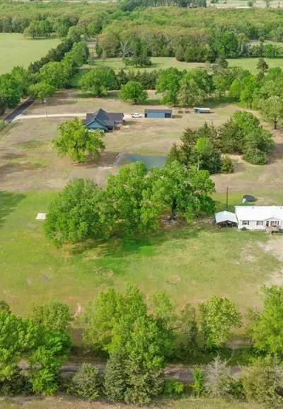 81 County Road 44880, Blossom TX 75416