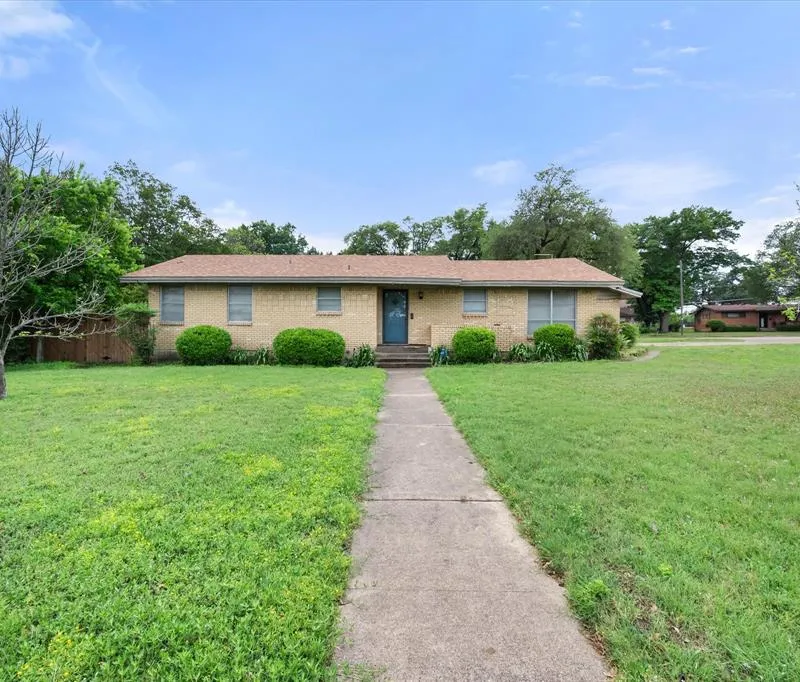 2266 Myrtlewood Drive, Dallas TX 75232