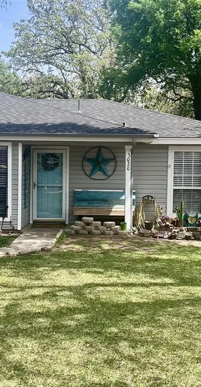 3020 Delaware Trail, Lake Worth TX 76135 - Photo 2