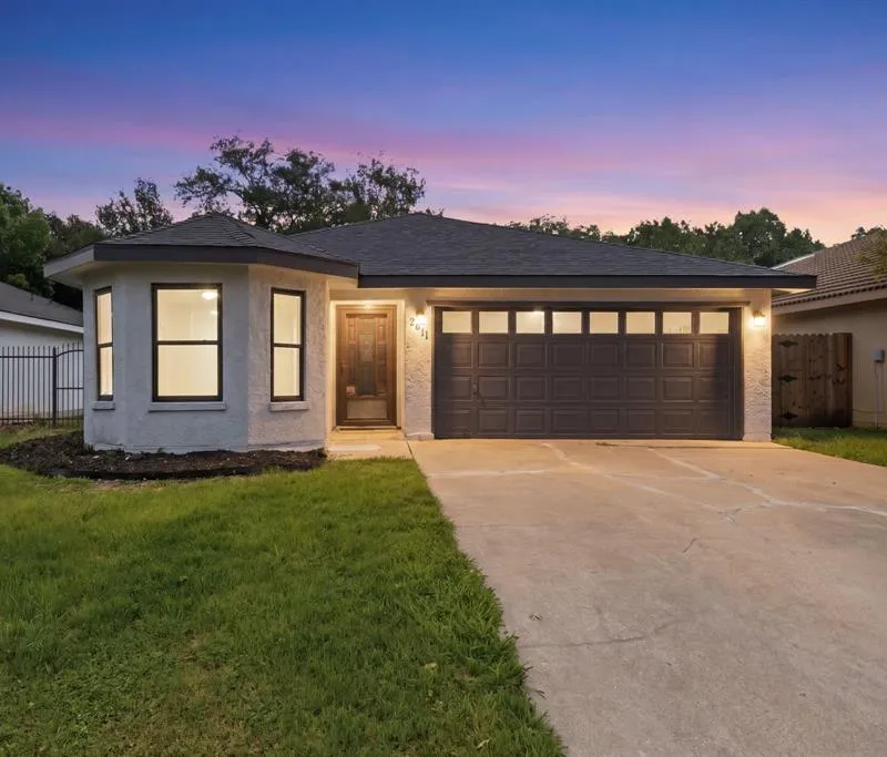3611 Alexandria Drive, Arlington TX 76015