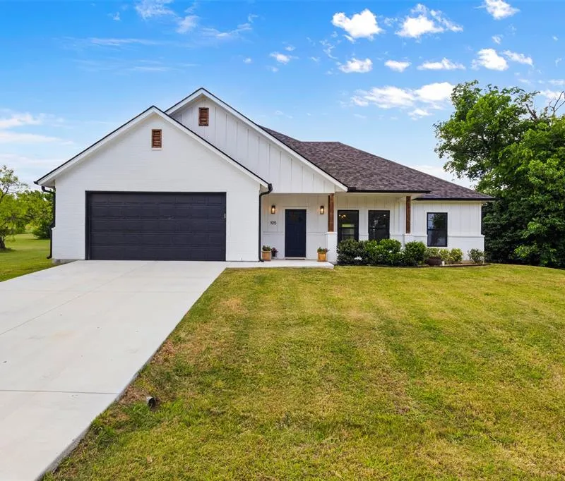 105 Runaway Bay Drive, Runaway Bay TX 76426