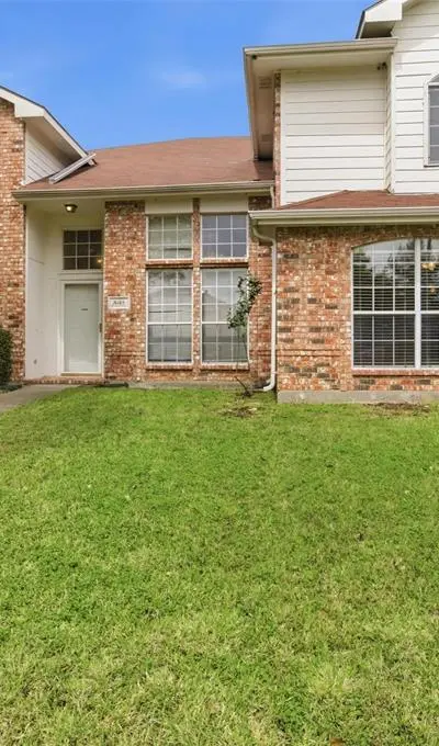 531 Pecan Leaf Drive, Lancaster TX 75146