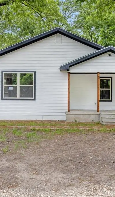 103 N Mill Street, Savoy TX 75479