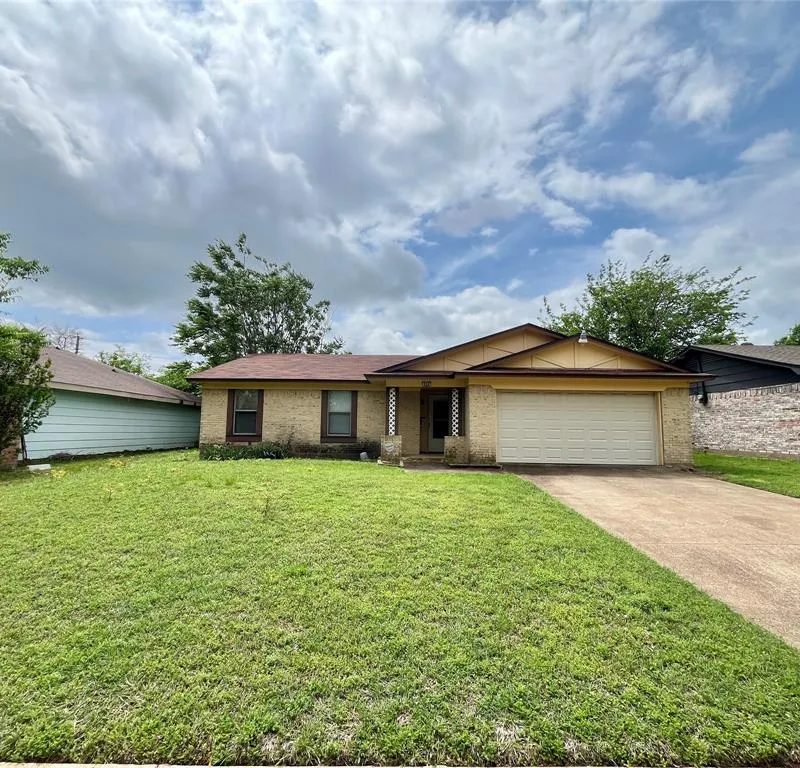 858 Lexington Drive, Lancaster TX 75134