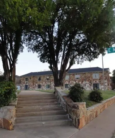 1200 E Maddox Avenue, Fort Worth TX 76104