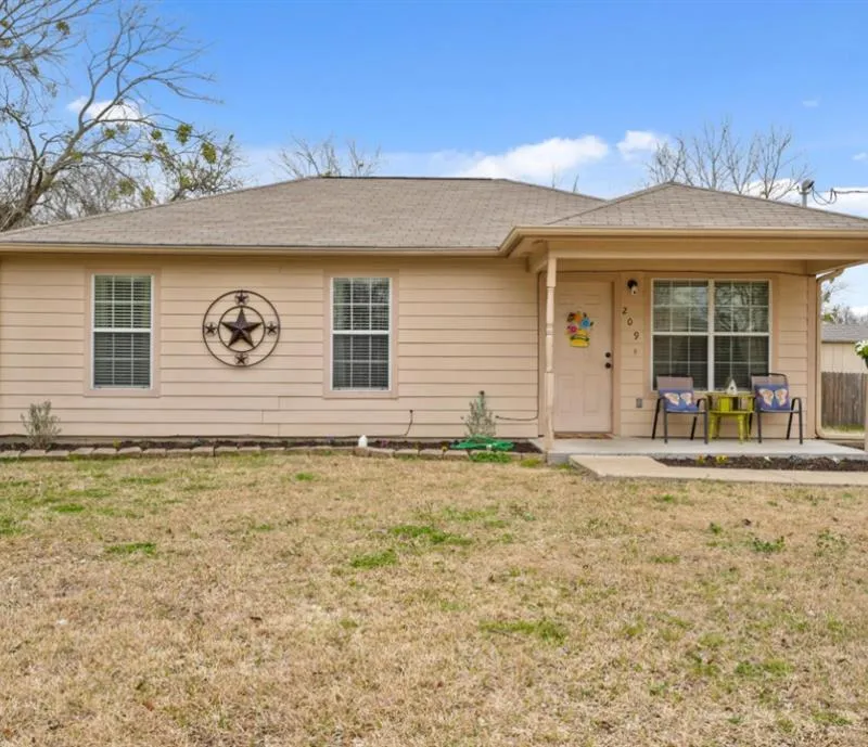 209 Mill Street, Lone Oak TX 75453