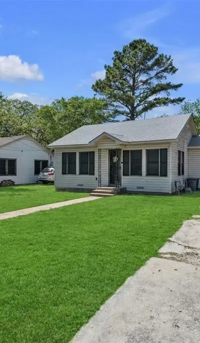 3017 Pueblo Trail, Lake Worth TX 76135 - Photo 2