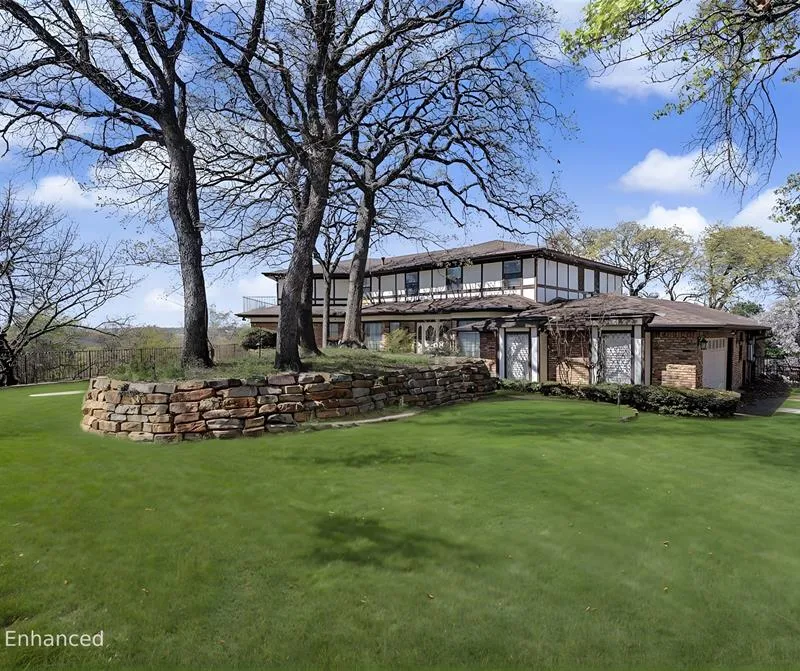 1434 Crownhill Drive, Arlington TX 76012