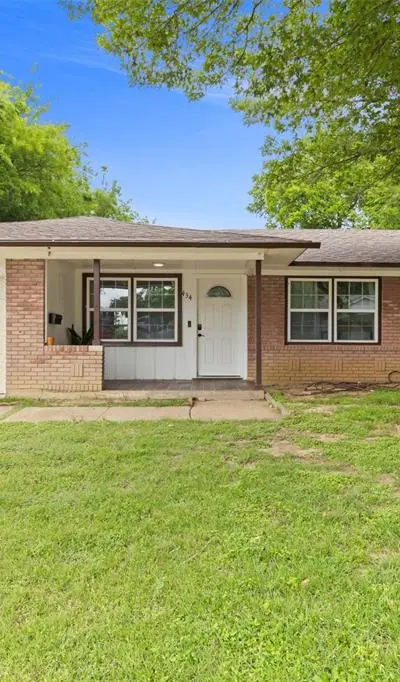 434 W Phillips Court, Grand Prairie TX 75051 - Photo 2