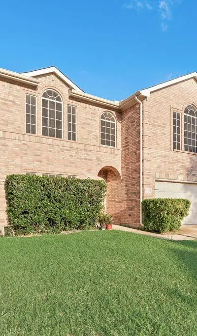 5715 Creekhollow Drive, Arlington TX 76018