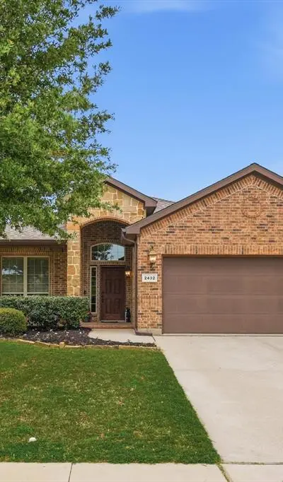 2432 Half Moon Bay Lane, Fort Worth TX 76177
