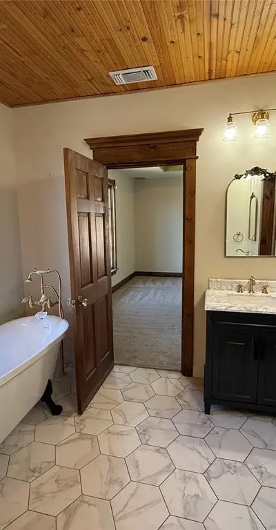 202 Throckmorton Street, Weatherford TX 76086 - Photo 3
