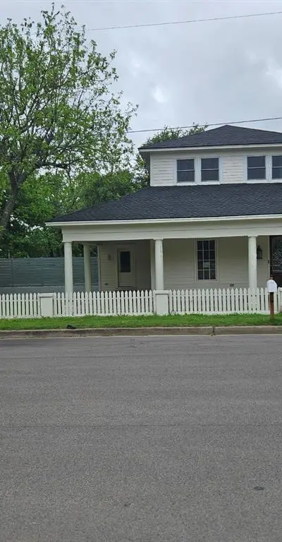 202 Throckmorton Street, Weatherford TX 76086 - Photo 4