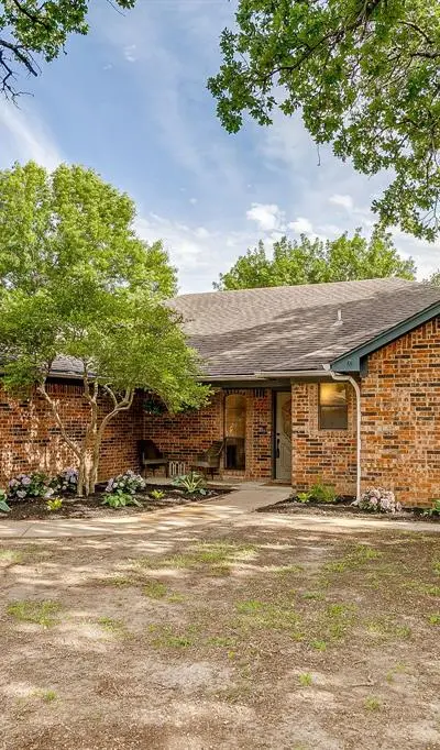 6824 Ridgewood Drive, North Richland Hills TX 76182
