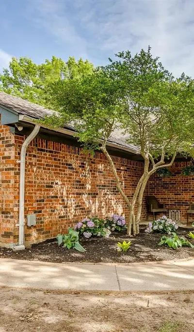 6824 Ridgewood Drive, North Richland Hills TX 76182 - Photo 3