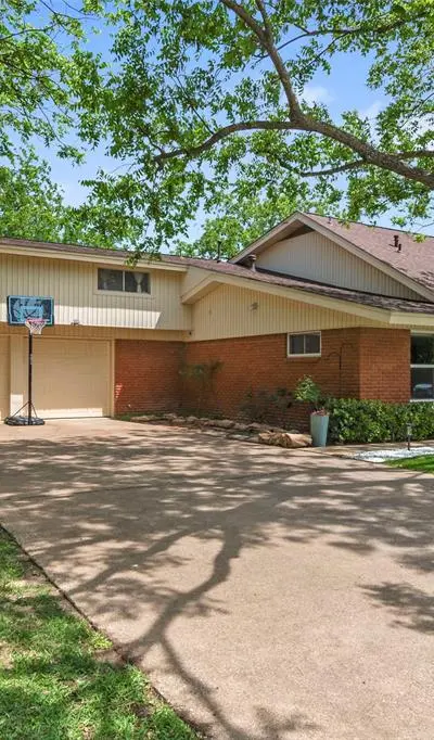 3608 Wooten Drive, Fort Worth TX 76133 - Photo 3