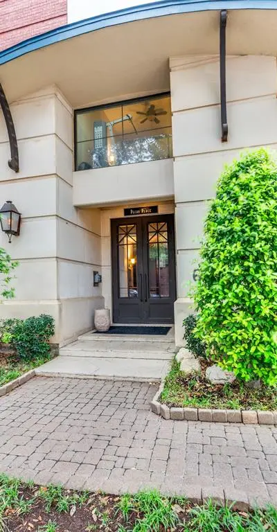 601 E 1st Street # 220, Fort Worth TX 76102 - Photo 2