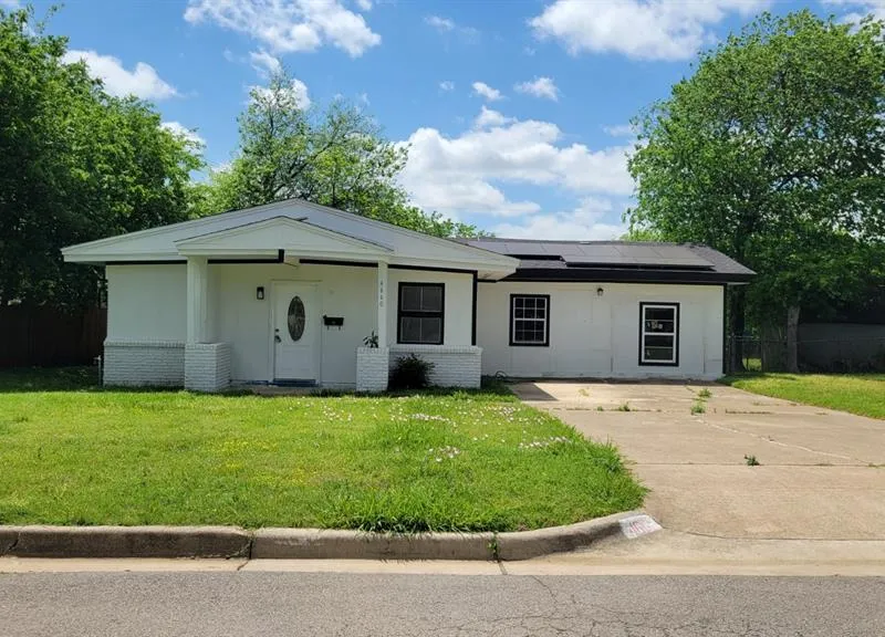 4660 Lois Street, Fort Worth TX 76119