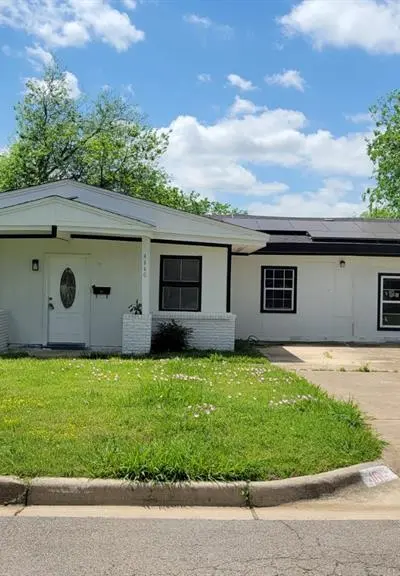 4660 Lois Street, Fort Worth TX 76119
