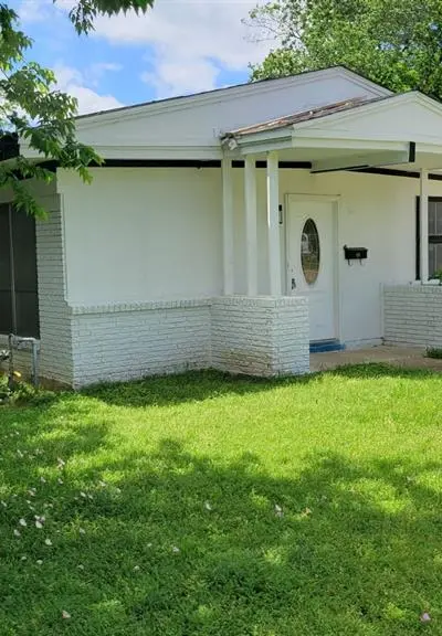 4660 Lois Street, Fort Worth TX 76119 - Photo 2