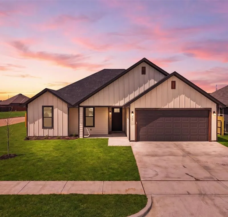 948 Huckleberry Lane, Tolar TX 76476