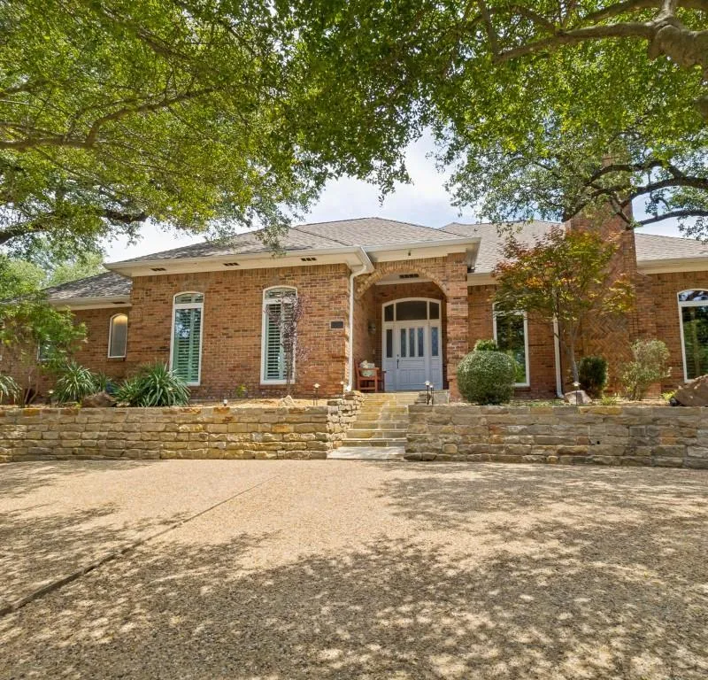 9502 Moss Haven Drive, Dallas TX 75231