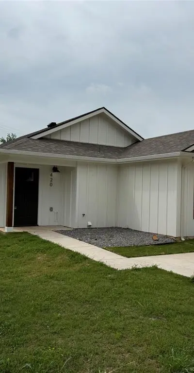420 E 5th Street, Bonham TX 75418