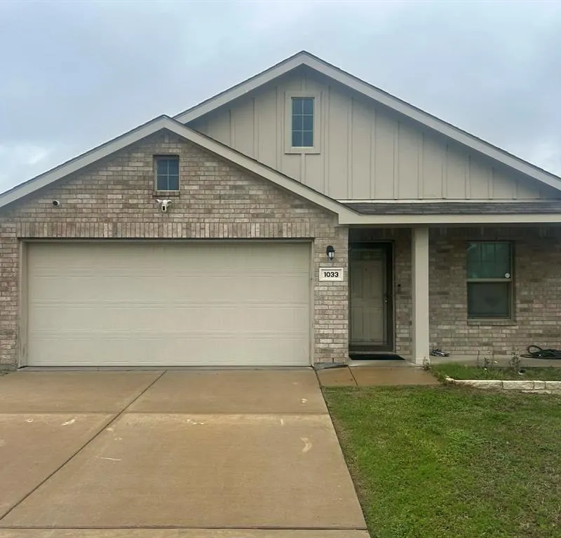 1033 Skyline Drive, Hutchins TX 75141