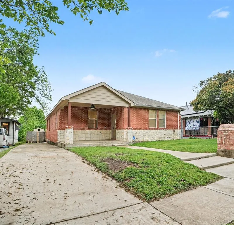 2446 Catherine Street, Dallas TX 75211