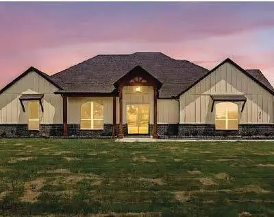 135 VZ County Road 3811, Wills Point TX 75169