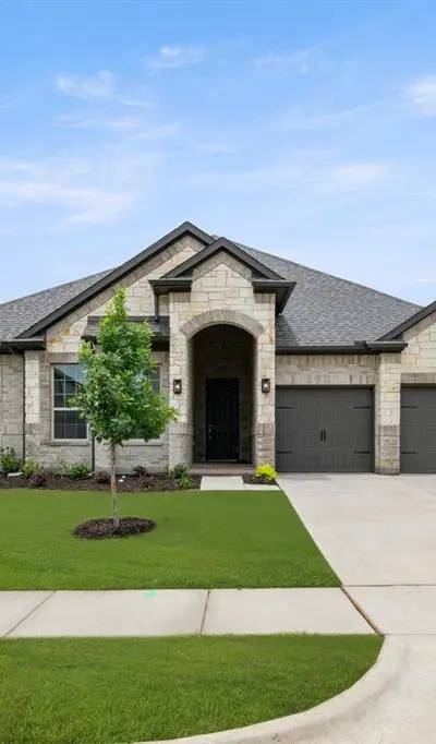 409 Daybreak Drive, Waxahachie TX 75167