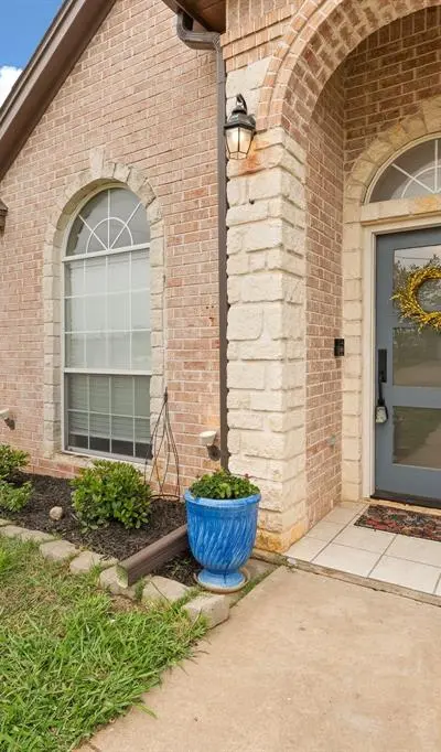 608 Spring Creek Street, Keene TX 76031 - Photo 4