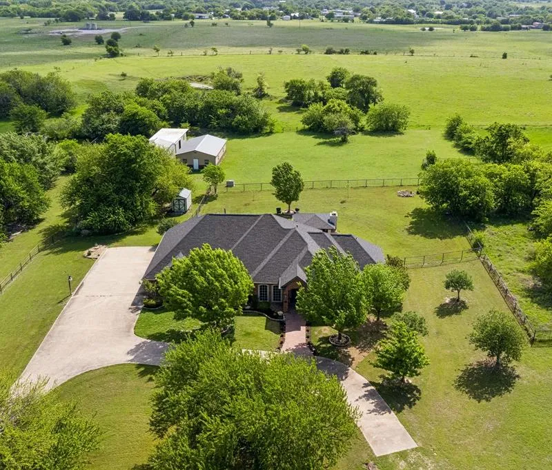 719 Joy, Rhome TX 76078