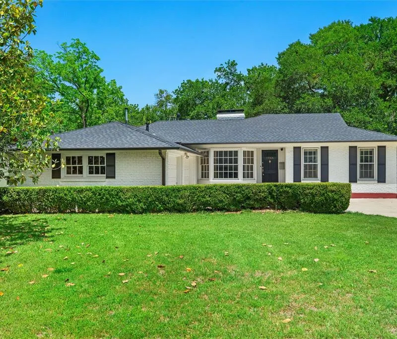 3744 Somerset Lane, Fort Worth TX 76109