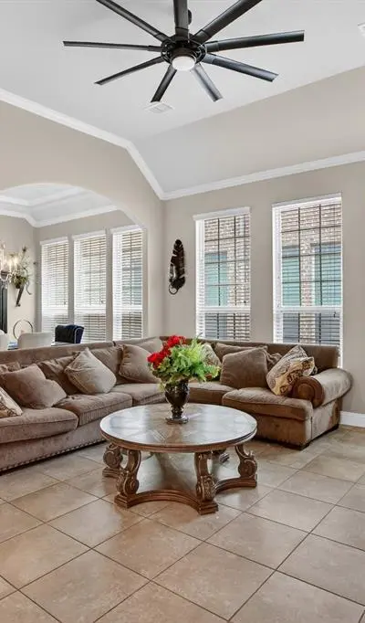 510 Garden Avenue, Euless TX 76039 - Photo 2