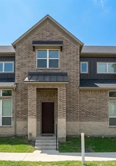 532 E 2nd Street, Irving TX 75060 - Photo 2