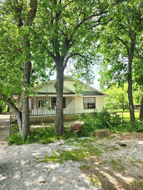 417 W Huffman Street, Krum TX 76249