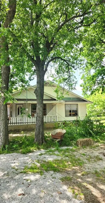 417 W Huffman Street, Krum TX 76249